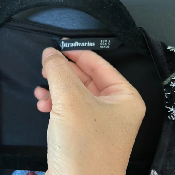 Stradivarius Floral Embroidered Wrap Dress. Size S - Picture 6 of 12